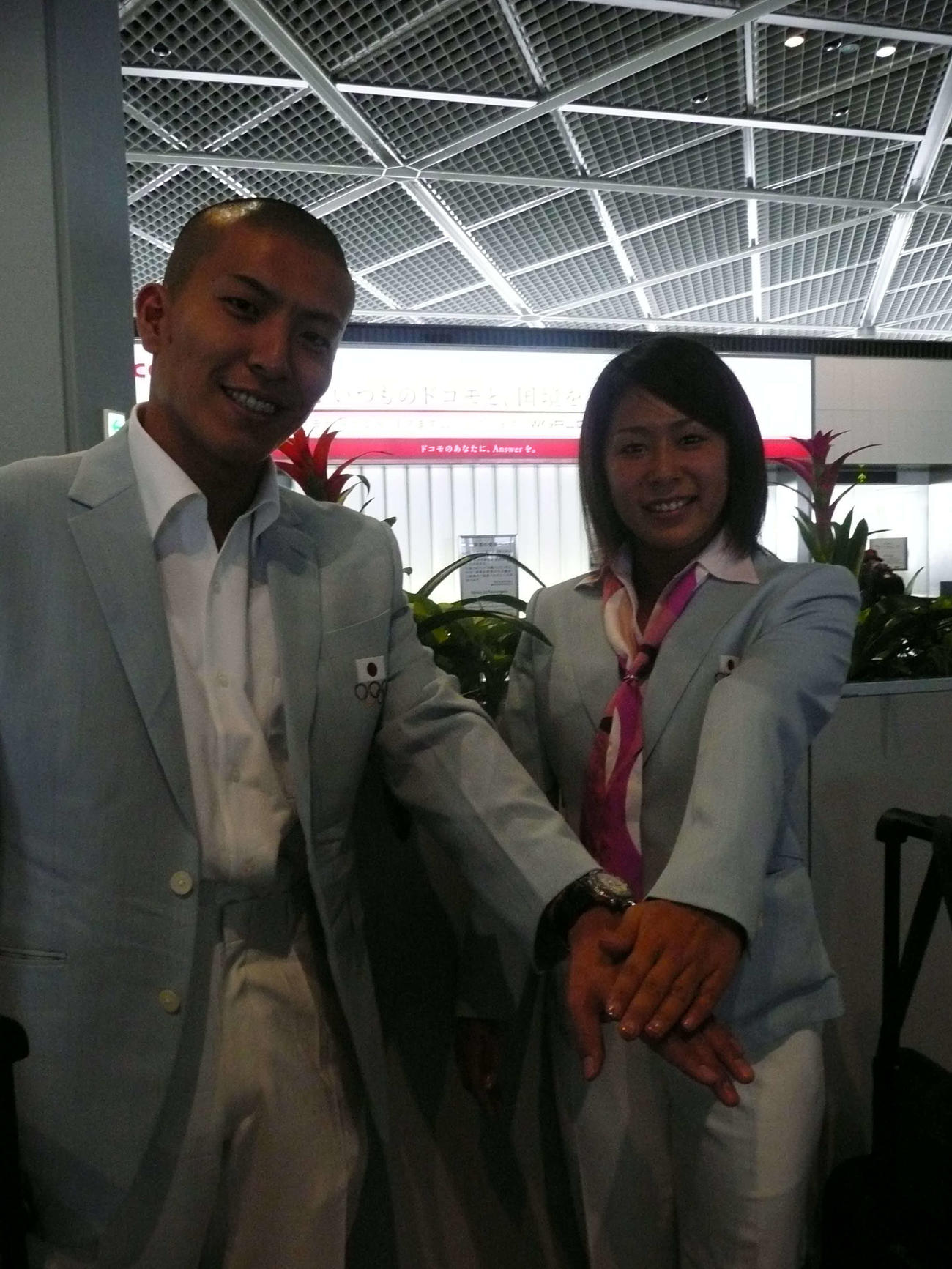 4大会連続の五輪出場となる飛び込み代表の寺内健（左）と初出場の中川真依（右）（2008年撮影）