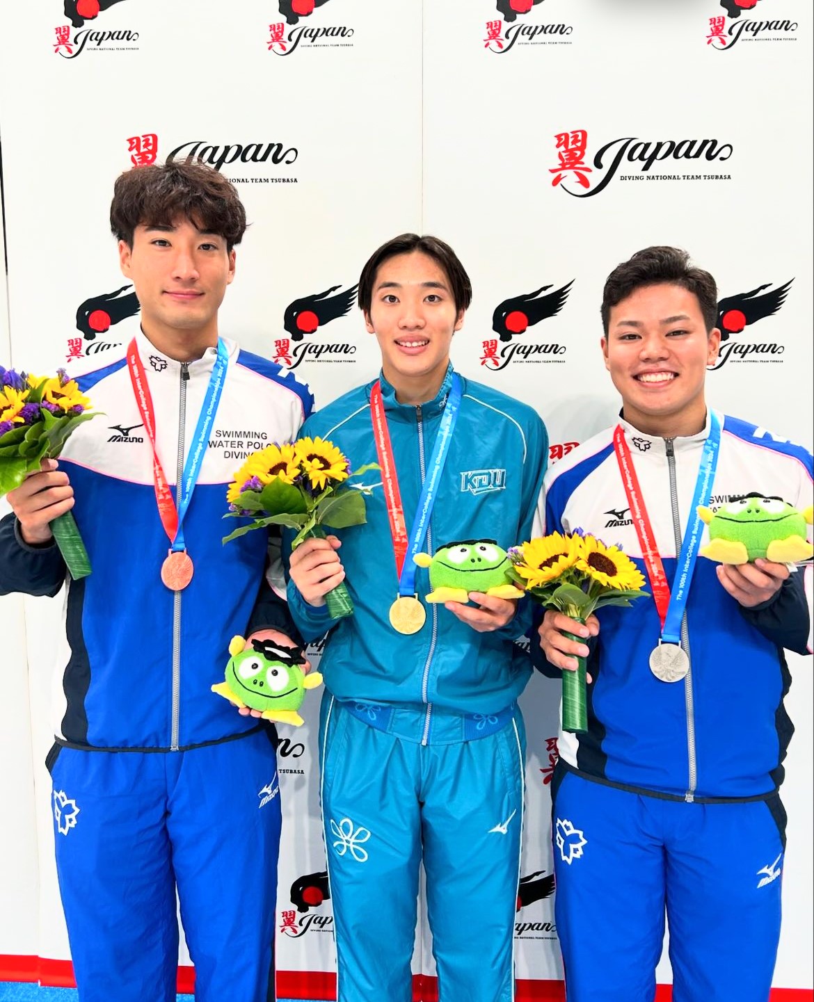 男子3メートル板飛び込みで優勝した二羽倖駕、2位の伊熊扇李、3位の坂田麗鳳　日本水泳連盟飛込翼JAPAN公式インスタより