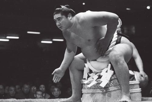 大相撲初場所6日目 大鵬の土俵入り 1963(昭38)年1月18日