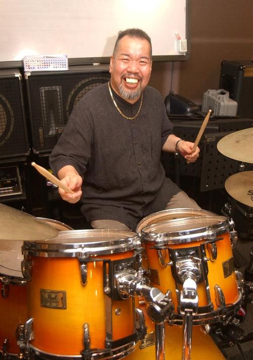 70年後半~80年代に〝チークタイム〟などで流れ、たくさんのカップルを誕生させた名曲「メリー・ジェーン」を歌ったつのだ☆ひろ