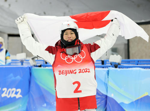 5日、男子モーグルで銅メダルを獲得した堀島（撮影・パオロ　ヌッチ）