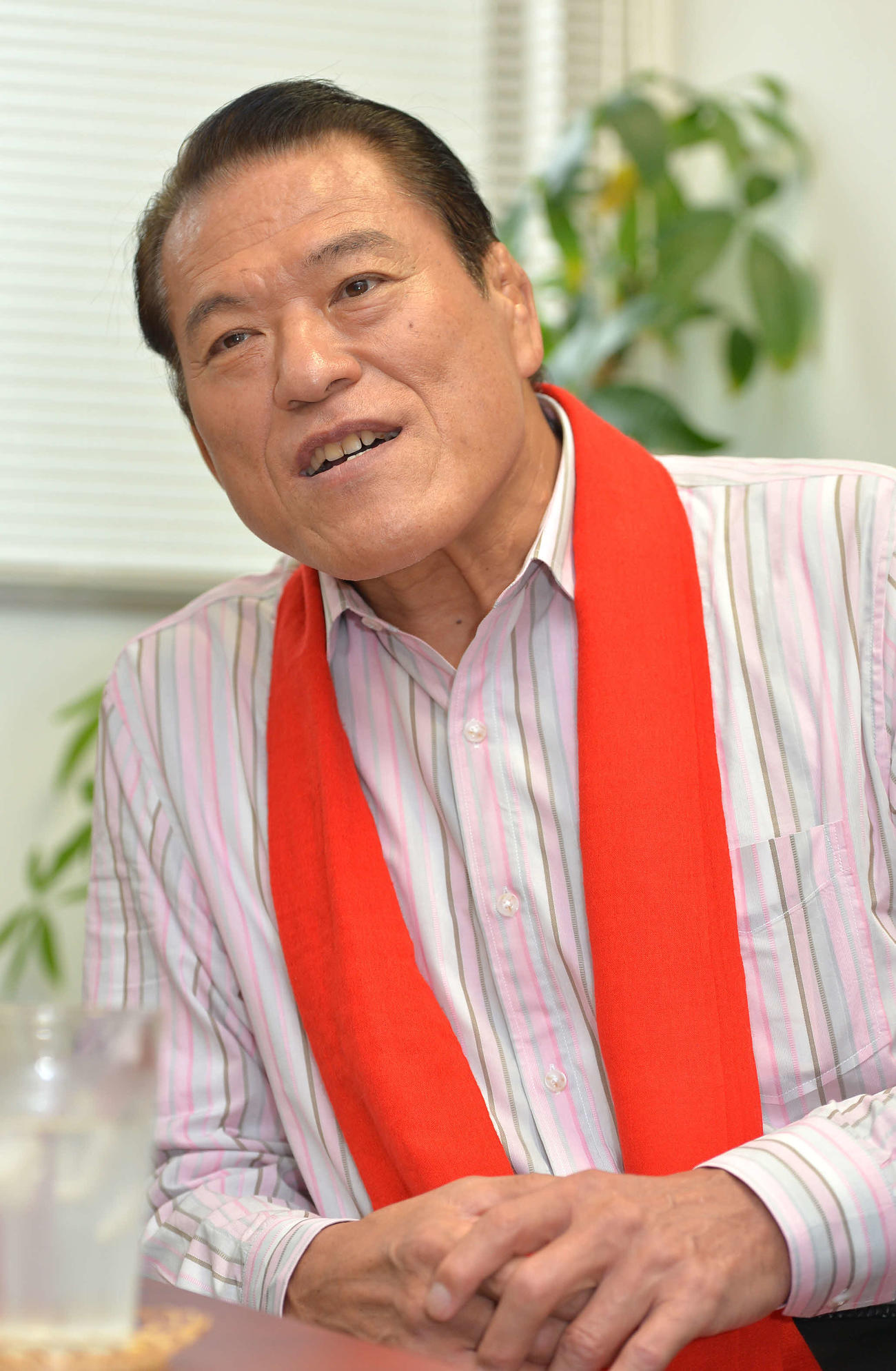 対談に臨むアントニオ猪木氏（2013年5月20日）