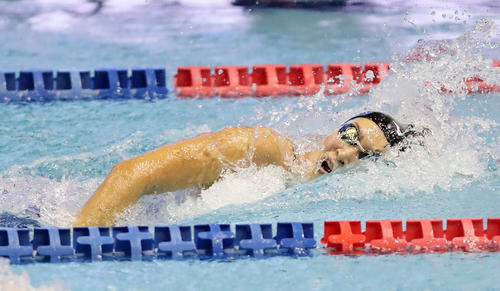 女子２００メートル自由形決勝　力泳する池江（撮影・浅見桂子）