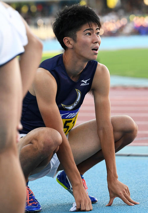 日本学生対校陸上、男子100メートル決勝を終えてタイムを確認する関学大・多田修平（2018年9月8日撮影）
