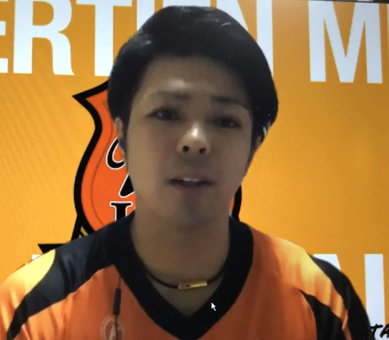 オンラインファン感謝祭で今季で引退する理由を説明したVリーグ男子2部（V2）のヴィアティン三重の田中（撮影・平山連）