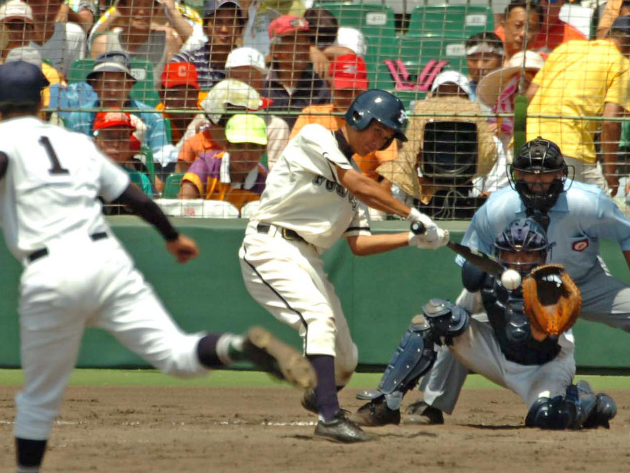07年8月、佐賀北戦の8回裏に左前安打を放つ福井商・村田和哉