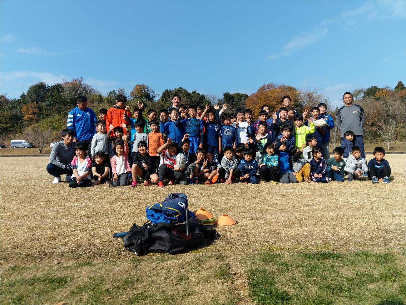 昨年12月に人吉市で行われたラグビー体験会（人吉ラグビー協会提供）