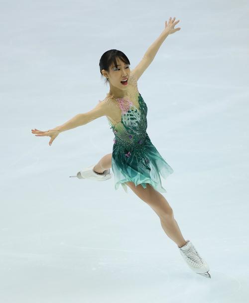 11月28日、NHK杯女子フリーで演技をする三原舞依（代表撮影）