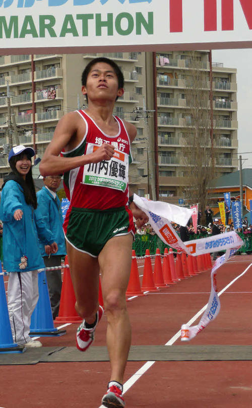 かすみがうらマラソンに「ペースメーカー」として出場した川内優輝は、2時間22分38秒でフルマラソン初優勝を飾る（2012年4月15日）