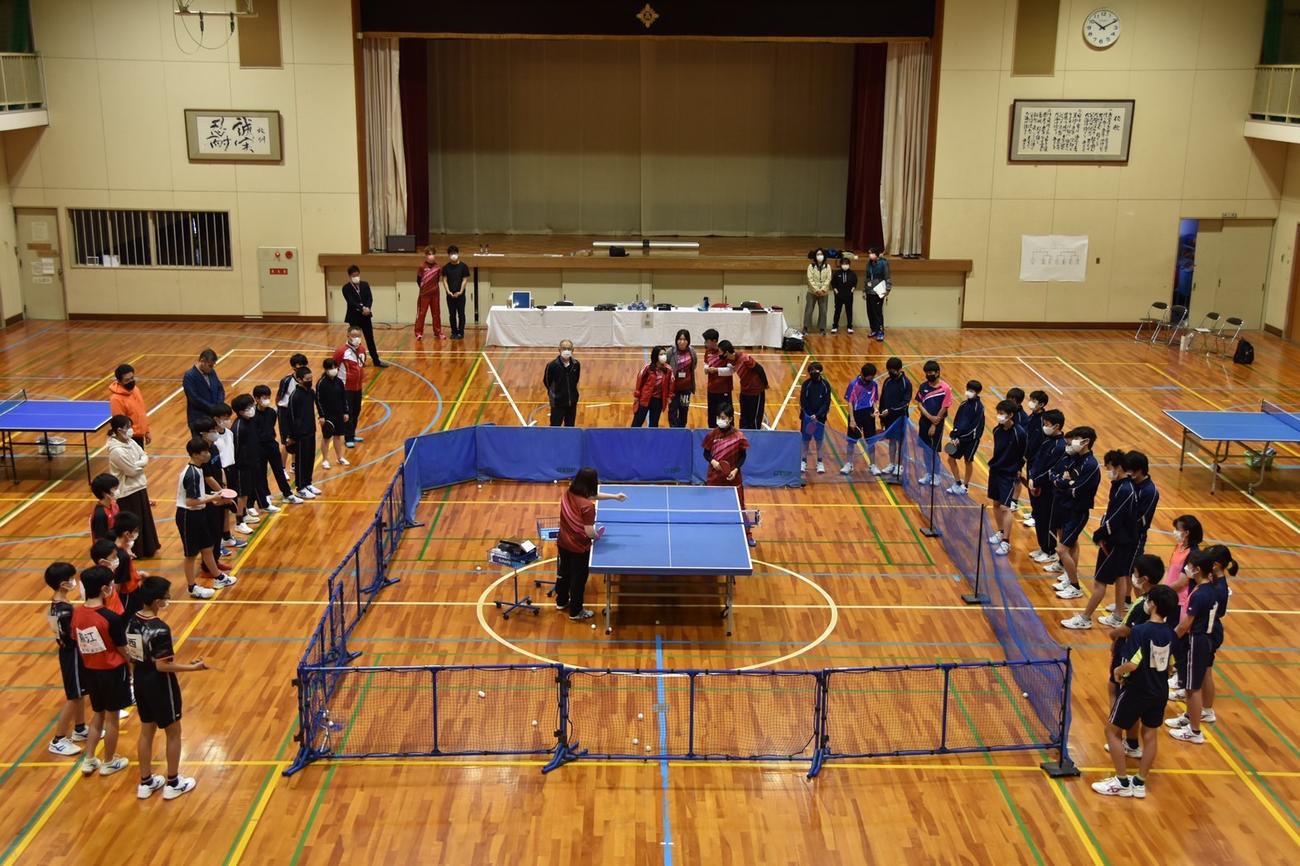 豊中高校能勢分校で行われた第2回の卓球大会「翔晋杯」
