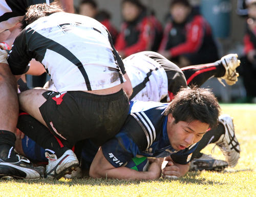 2011年2月13日、NTTドコモ対神戸製鋼　前半24分、トライを決める神戸製鋼フランカー橋本