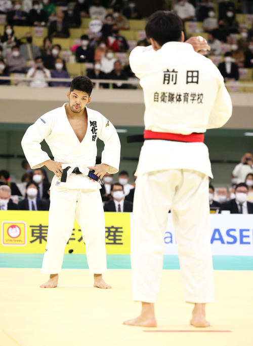 柔道全日本選手権　1回戦で前田宗哉（右）に敗れた大野将平（2022年4月29日）