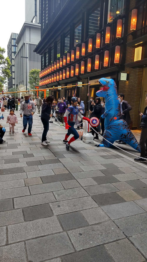 街中のストリートを使ったイベントの様子