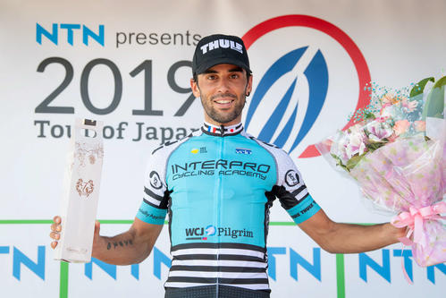表彰式で晴れやかな顔を見せるパブロ・トーレス・ムイノ（Ｃ）TOJ2019