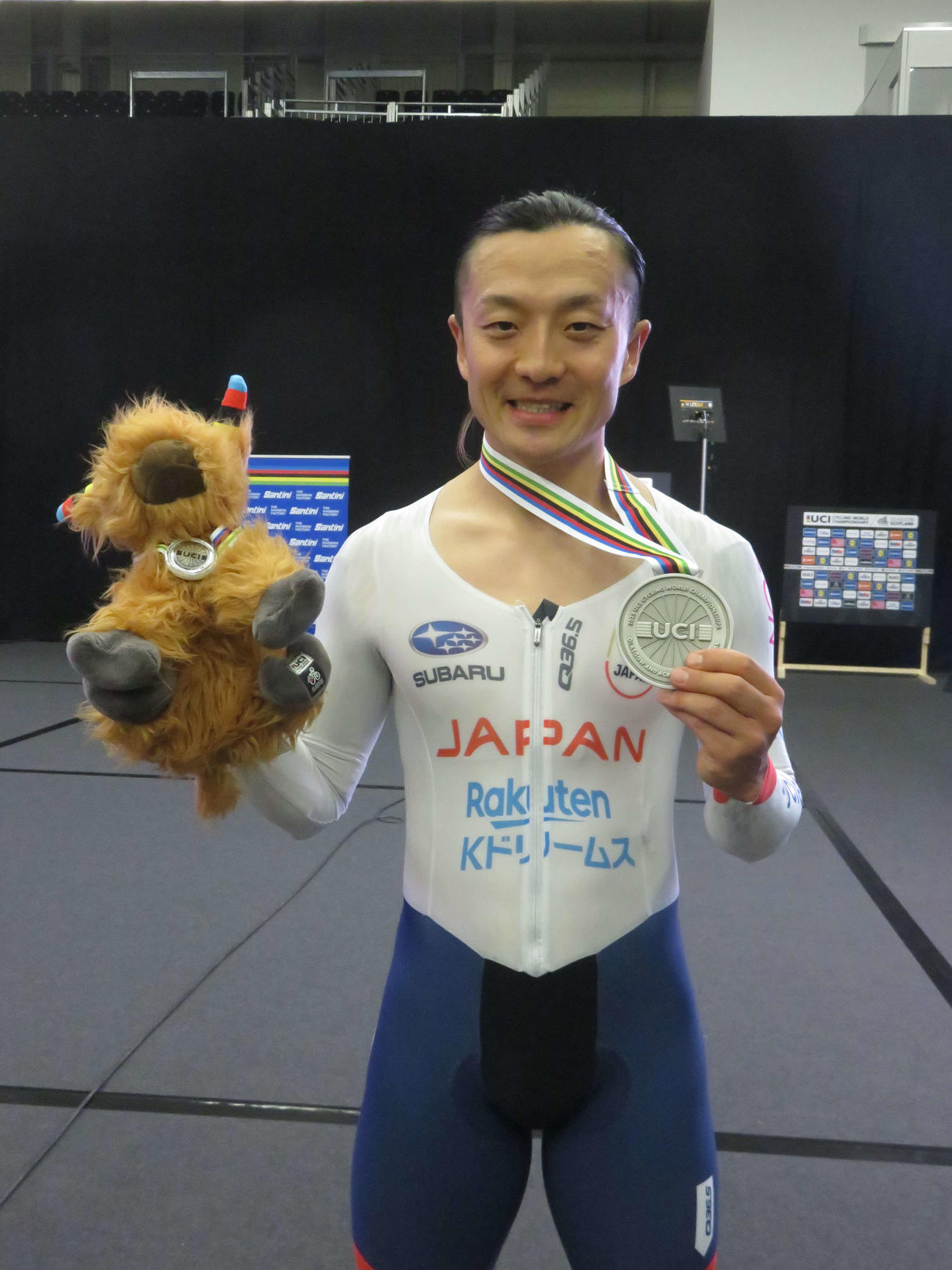 スクラッチレースで2連続銀メダルを獲得した窪木一茂