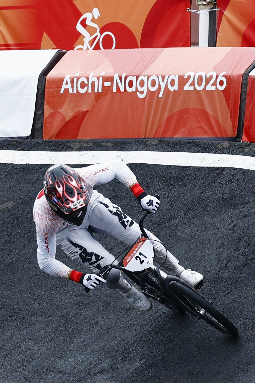 男子BMXレース決勝　力走する中井飛馬（共同）