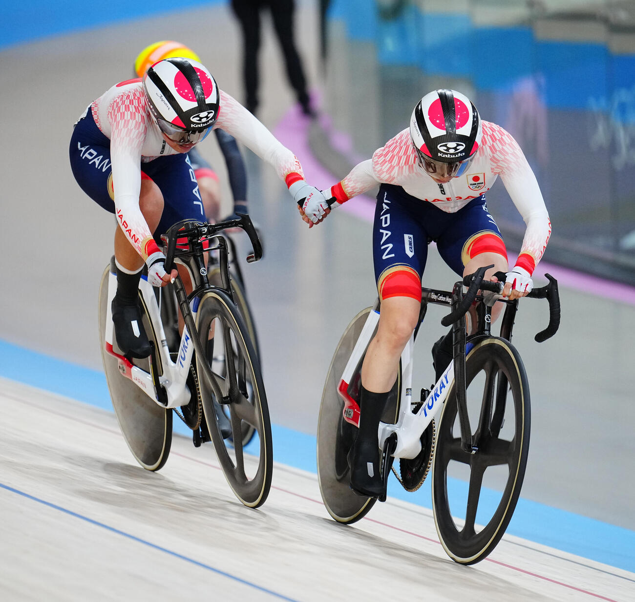 自転車トラック女子マディソンに臨む内野（右）、垣田組（2024年8月撮影）