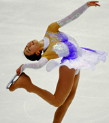 ２連覇を目指す浅田真央は女子ＳＰで首位に立った（共同）