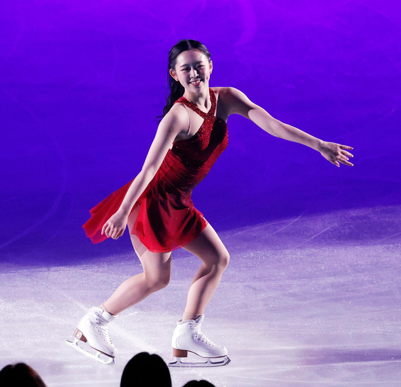 ファンタジー・オン・アイス2026　演技する青木祐奈（撮影・山本朝陽）＝2026年5月30日