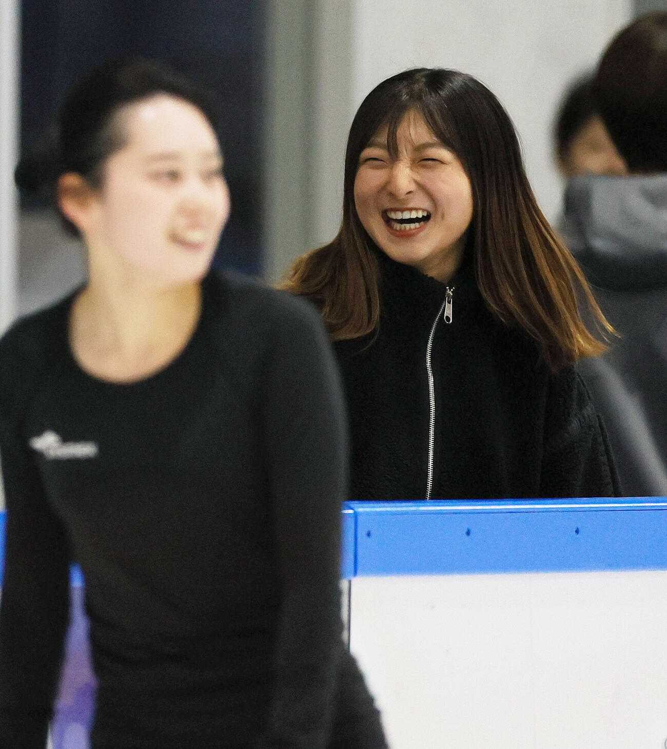 フィギュアスケート全日本合宿で笑顔を見せる坂本花織さん（撮影・上山淳一）
