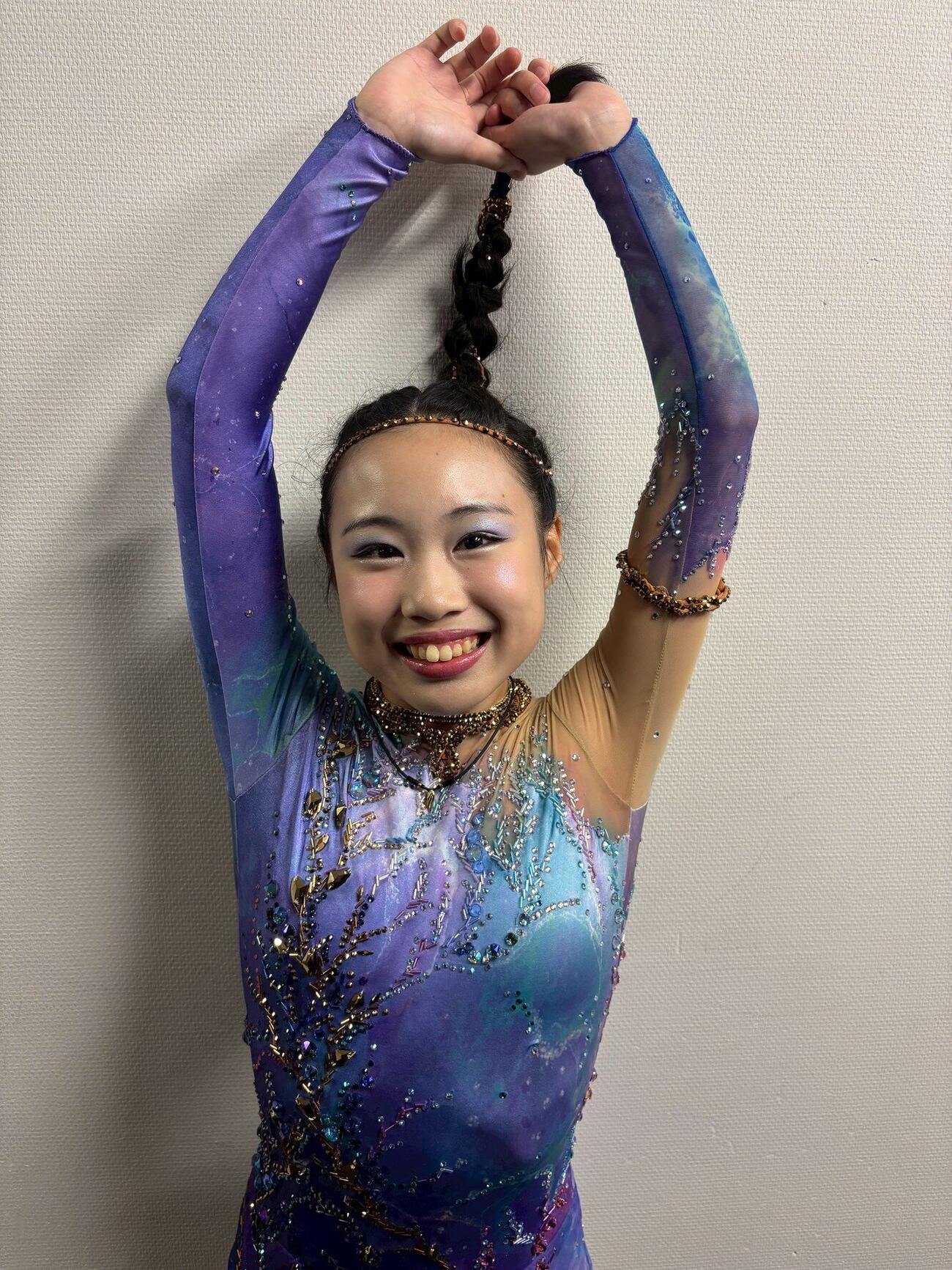 髪の毛を持つコレオスピンを披露した宮崎花凜