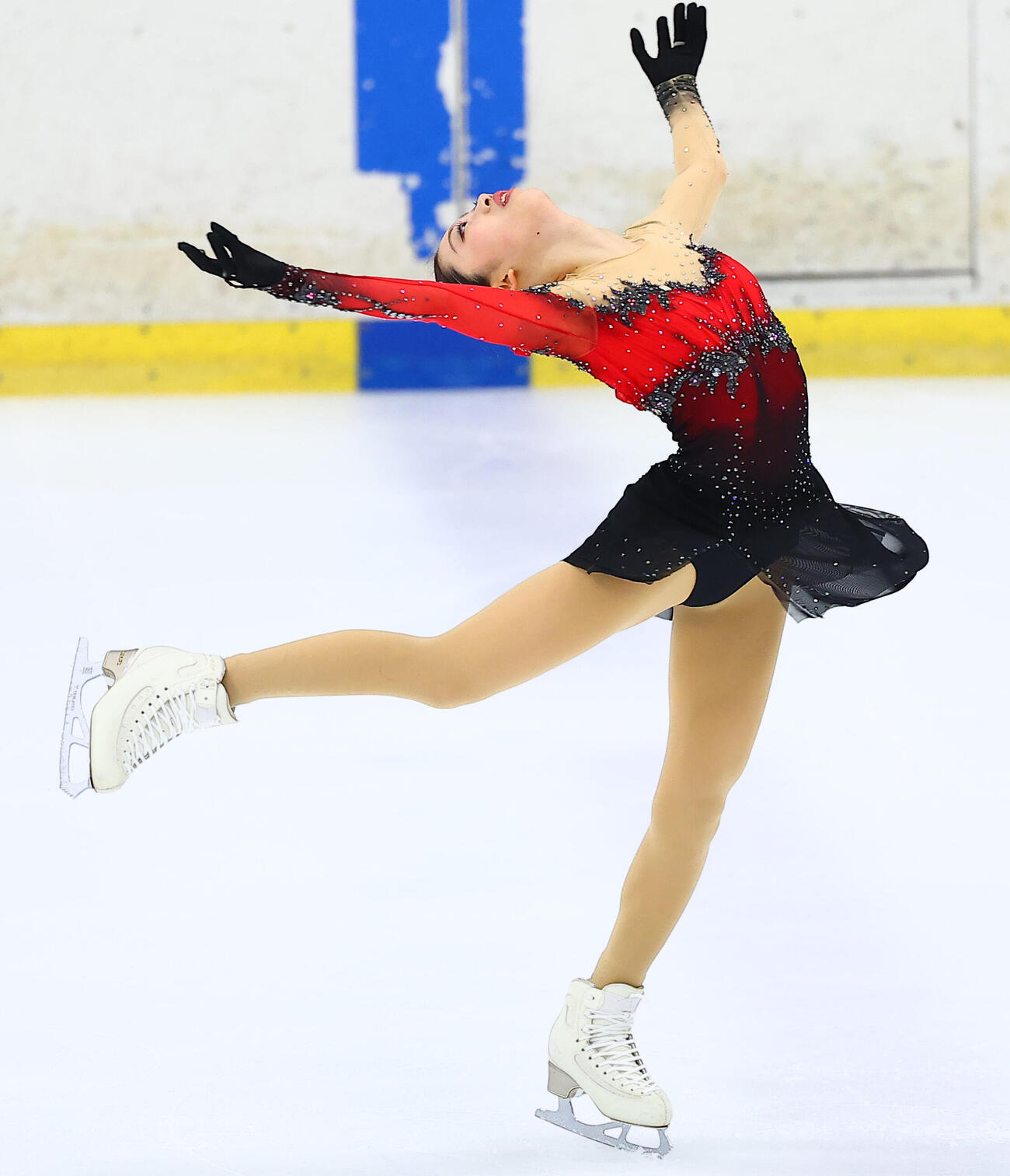 ジュニア女子のSPで首位に立った岡田芽依（撮影・野上伸悟）