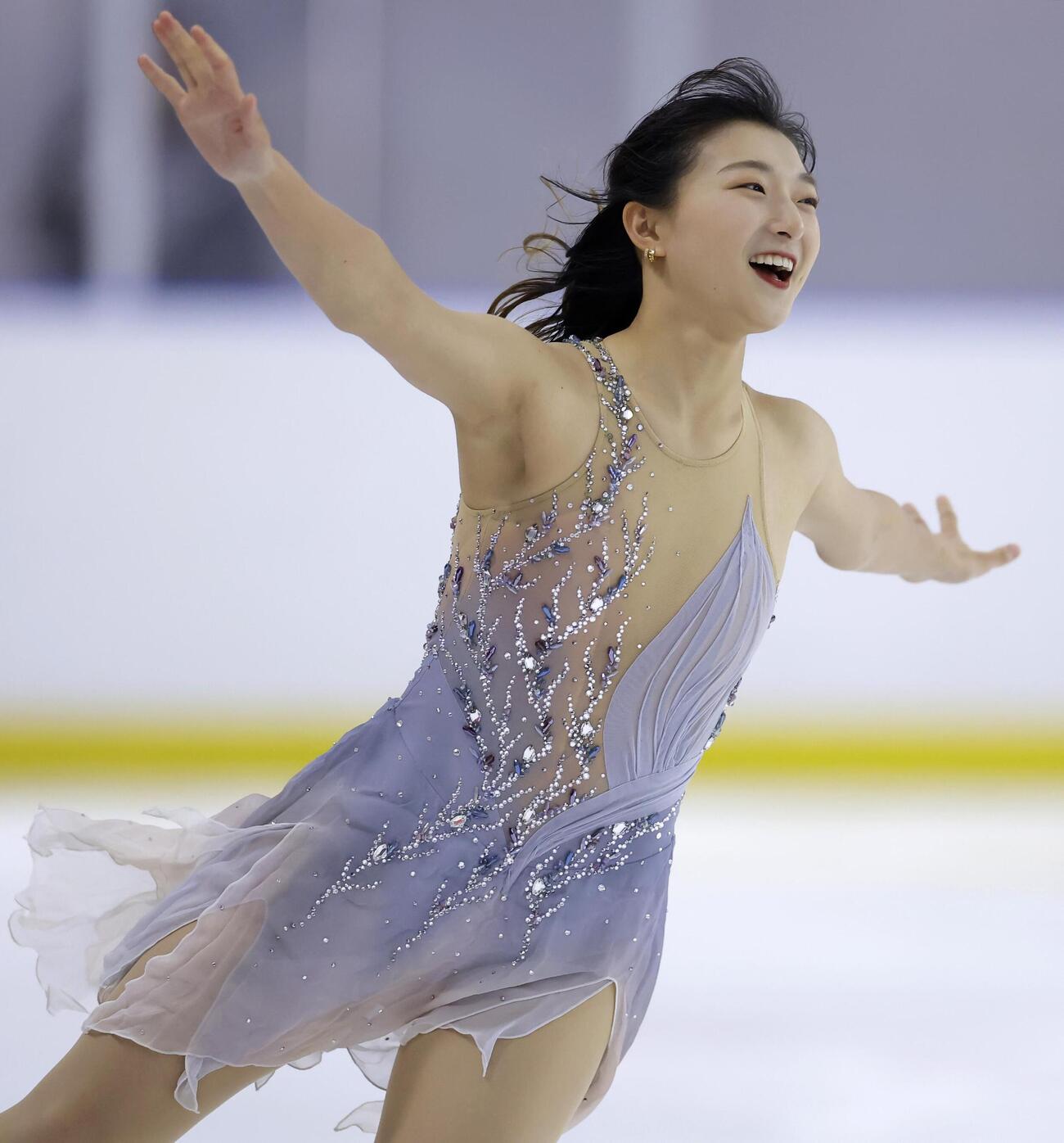 アイスショーで演技する坂本花織さん（共同）