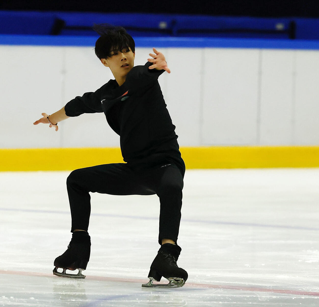 合宿で演技を披露する西野大翔（撮影・加藤哉）