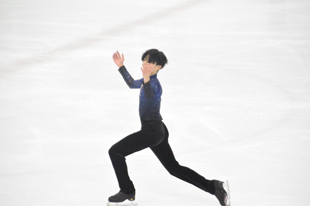ジュニア男子フリーで演技する西野太翔

