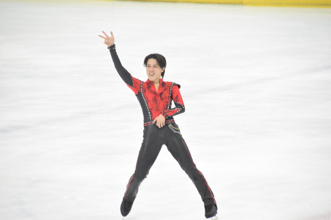 シニア男子フリーで演技する大島光翔
