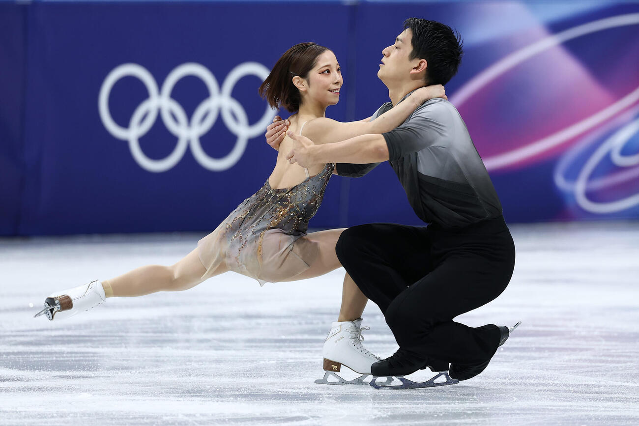 ミラノ・コルティナ冬季五輪　ペアフリーで演技する三浦（左）、木原組＝2026年2月16日