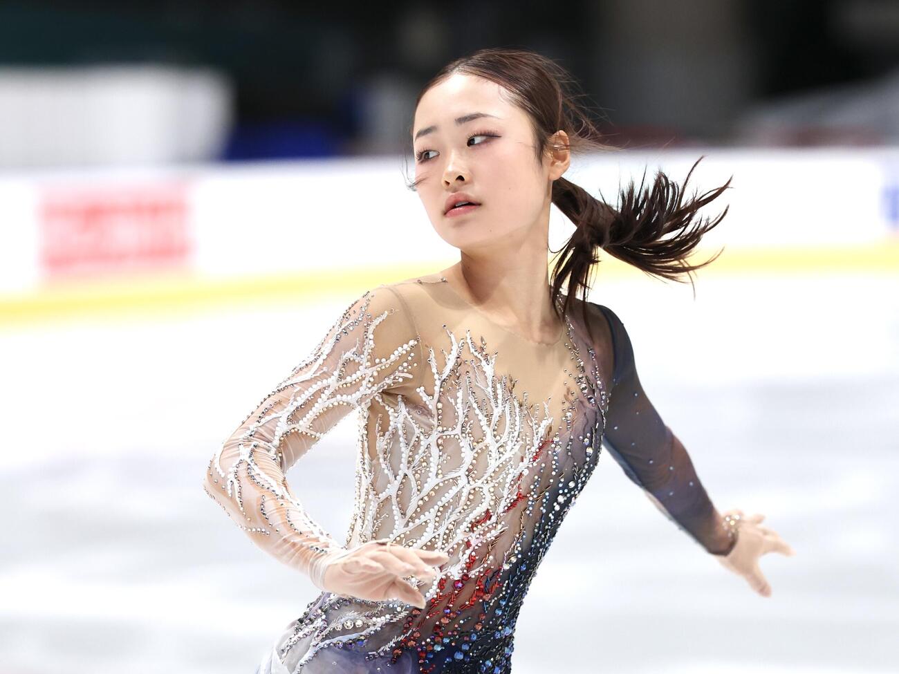 公式練習で調整する島田麻央（撮影・宮地輝）