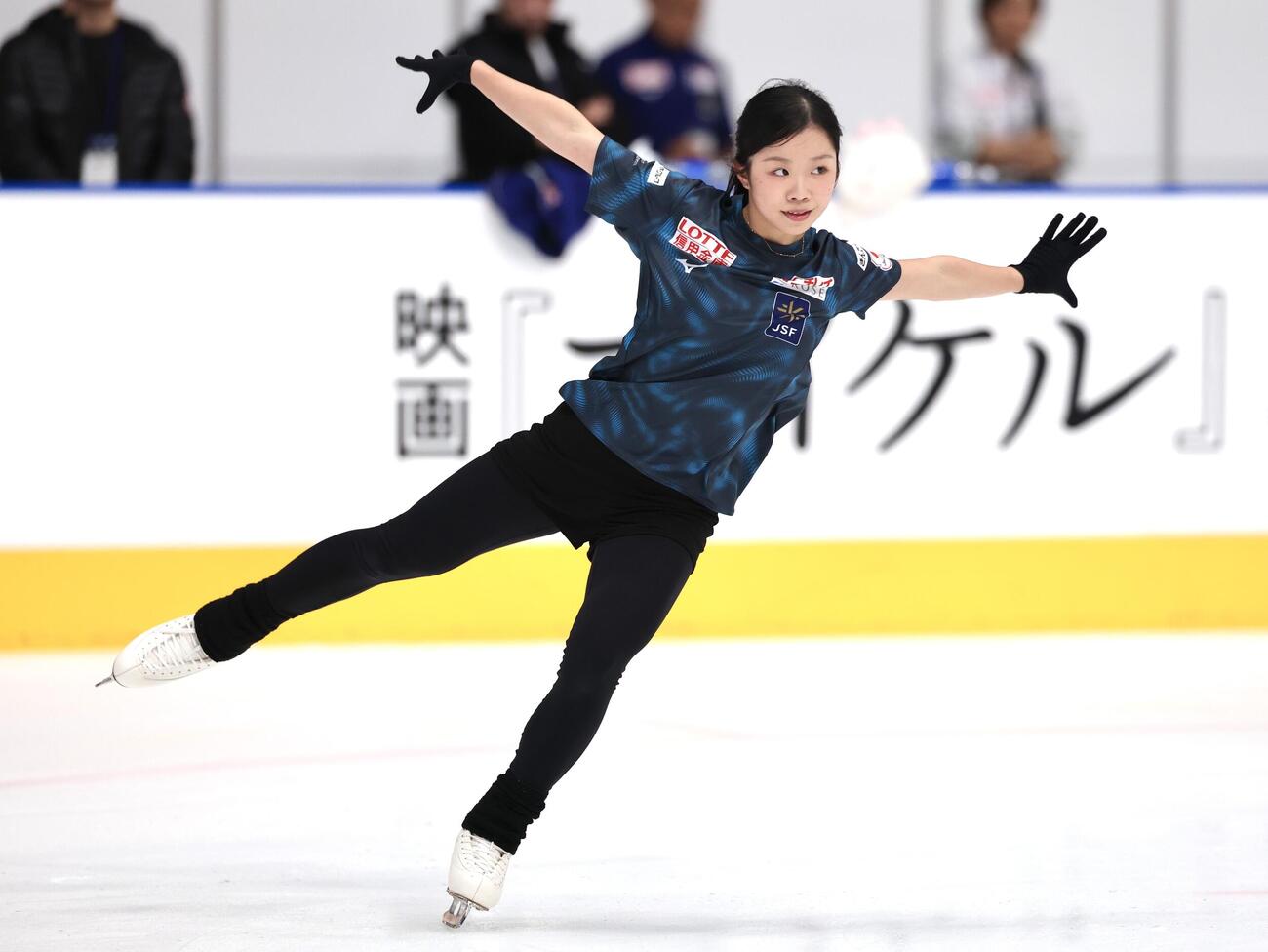 公式練習で調整する中井亜美（撮影・宮地輝）