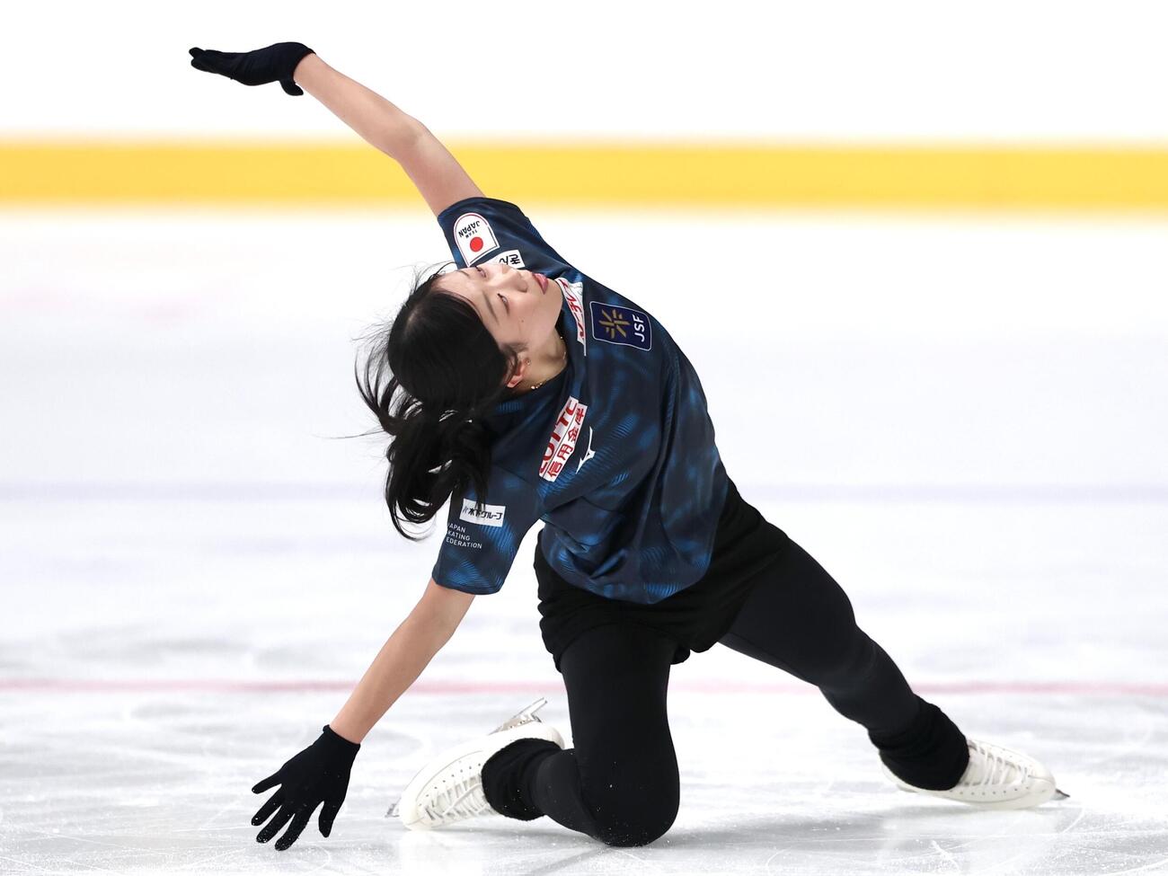 公式練習で調整する中井亜美（撮影・宮地輝）