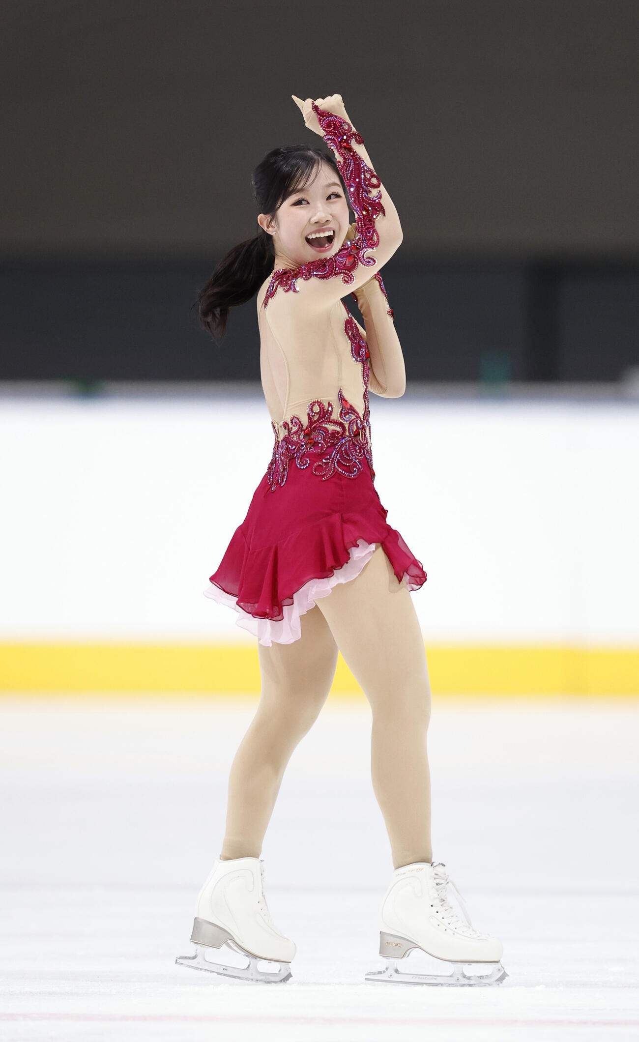 女子SPの演技を終え、ガッツポーズする中井亜美＝田中貴金属アイスアリーナ