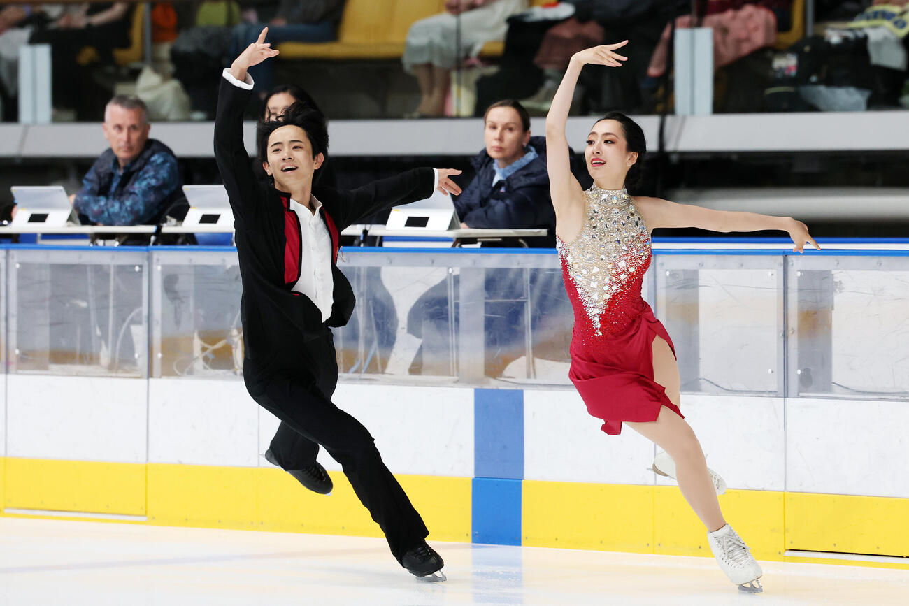 アイスダンスRDで華麗な演技を披露する櫛田育良、島田高志郎組（撮影・宮地輝）
