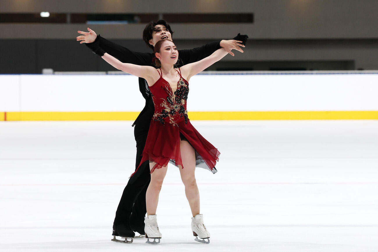 アイスダンスFDで華麗な演技を披露する紀平梨花、西山真瑚組（撮影・宮地輝）