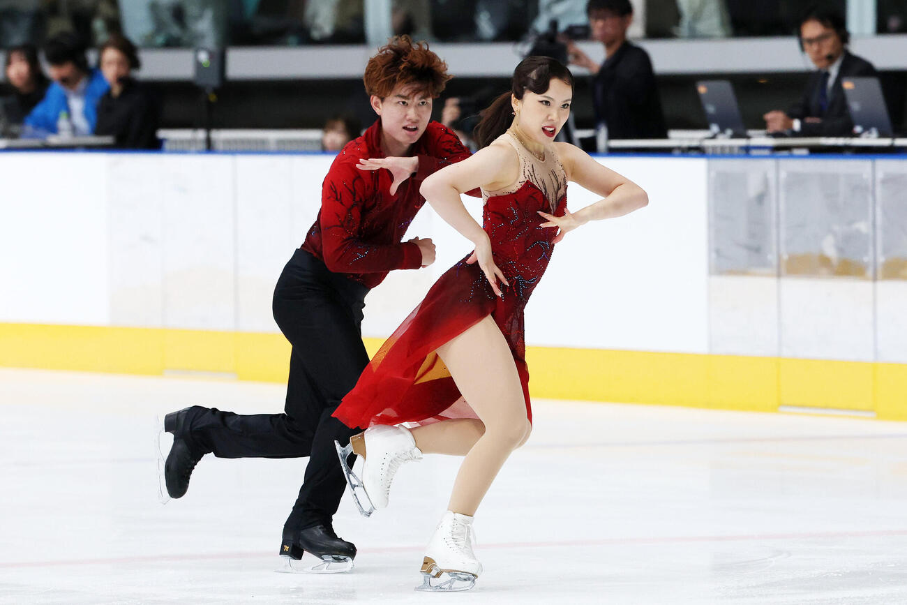 アイスダンスFDで華麗な演技を披露する吉田唄菜、森田真沙也組（撮影・宮地輝）
