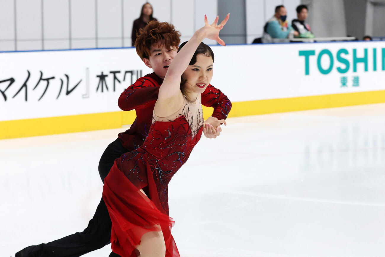 アイスダンスFDで華麗な演技を披露する吉田唄菜、森田真沙也組（撮影・宮地輝）