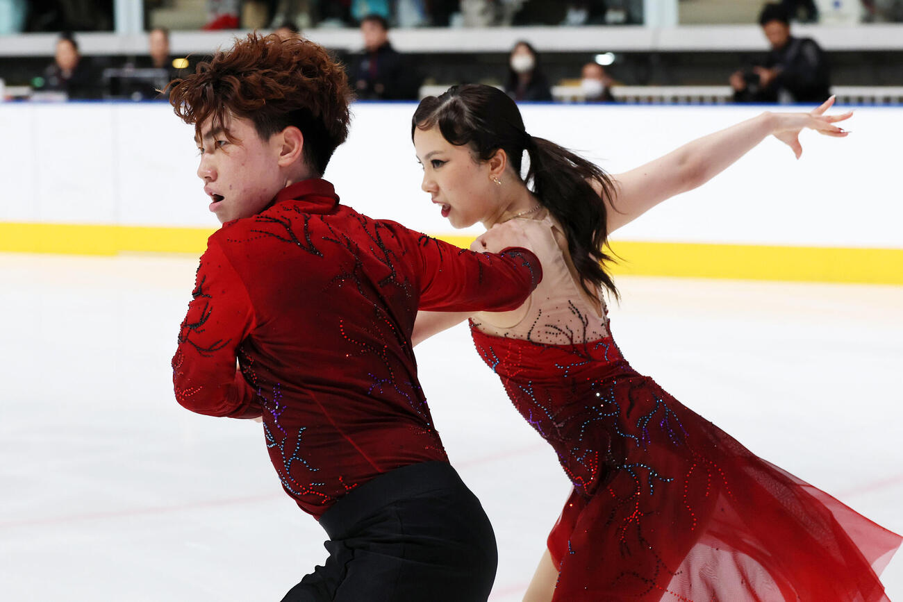 アイスダンスFDで華麗な演技を披露する吉田唄菜、森田真沙也組（撮影・宮地輝）