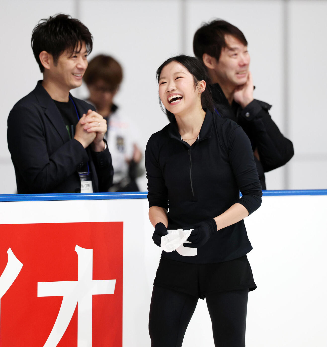 公式練習で笑顔を見せる中井亜美（撮影・宮地輝）