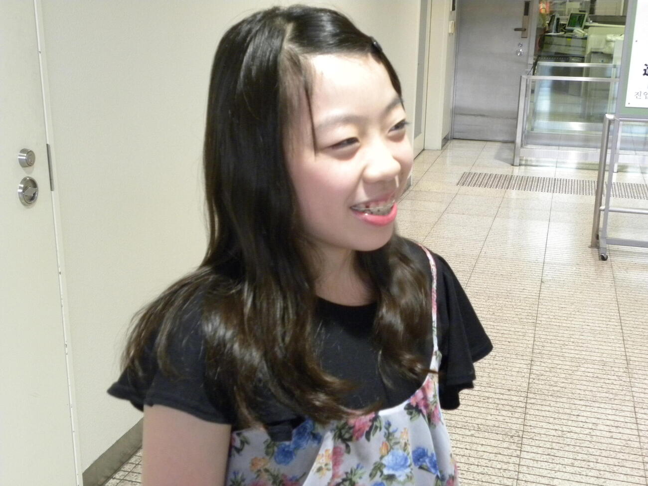 帰国し、フィギュアジュニアGPスロベニア大会でのトリプルアクセル成功を振り返る、14歳の紀平梨花（2016年9月26日撮影）