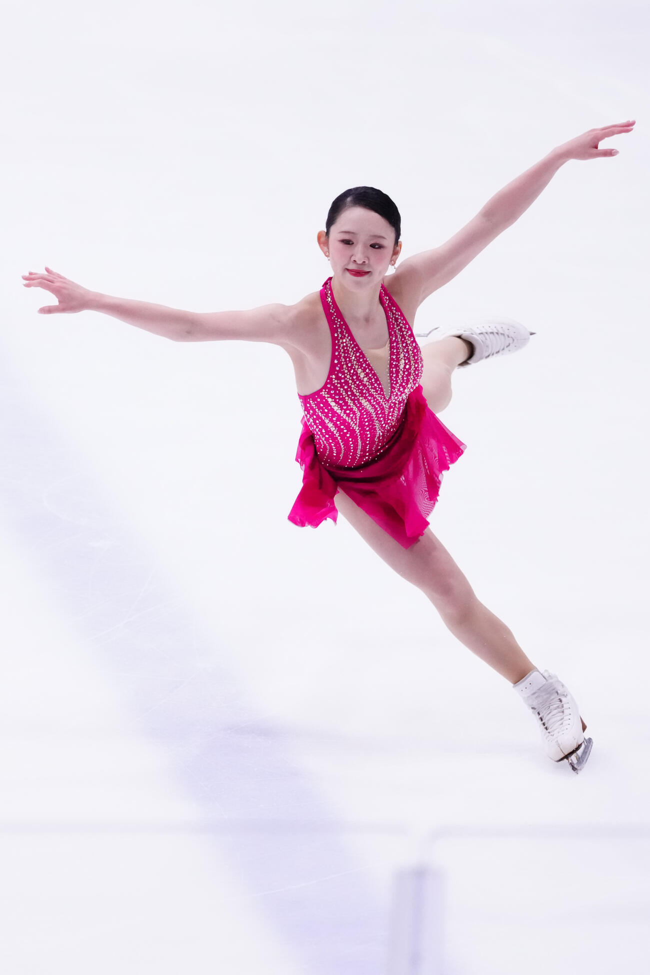 シニア女子SPで演技する青木祐奈（撮影・江口和貴）