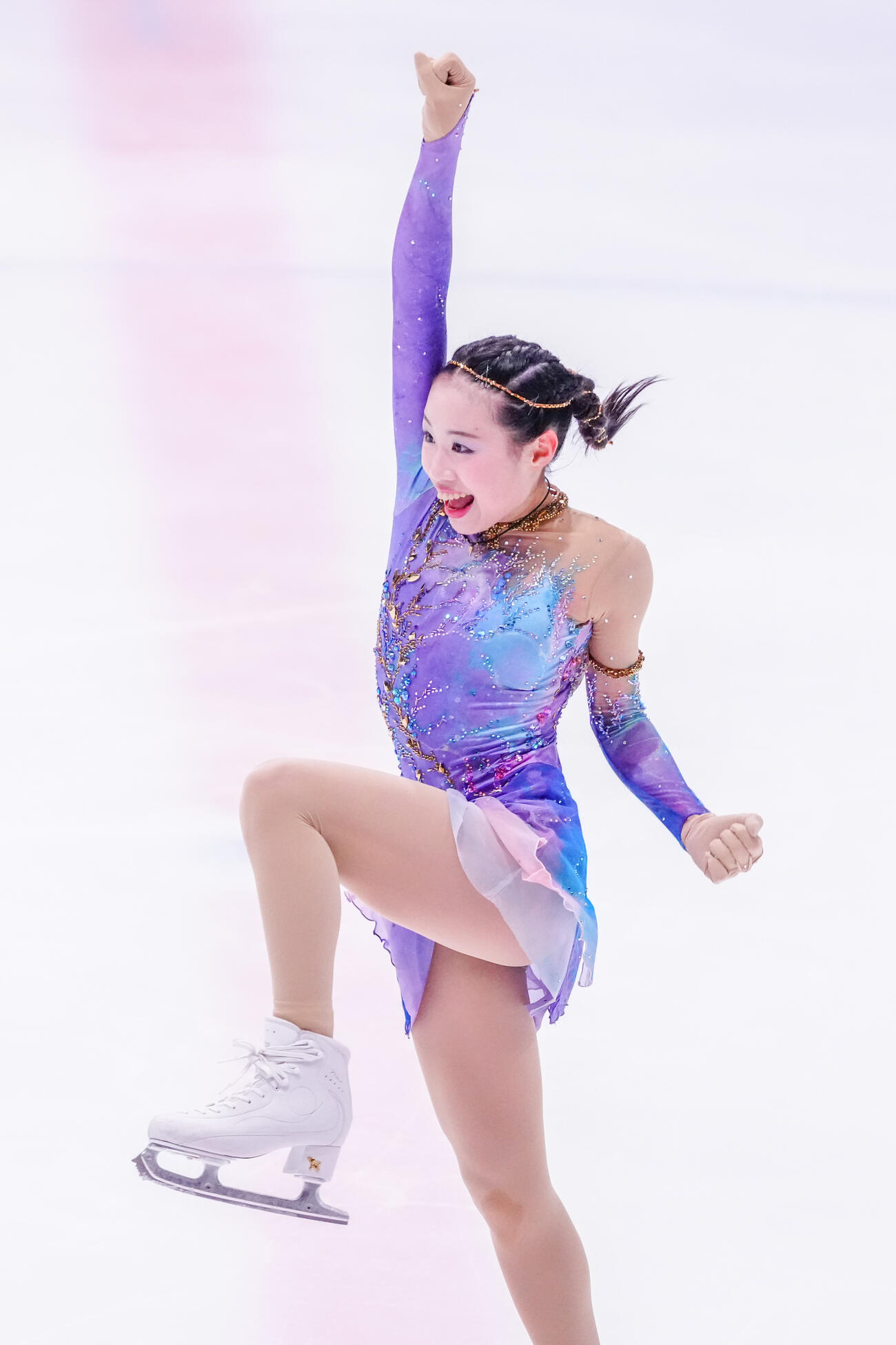 ジュニア女子フリーで演技を終え、ガッツポーズを見せる宮崎花凜（撮影・江口和貴）