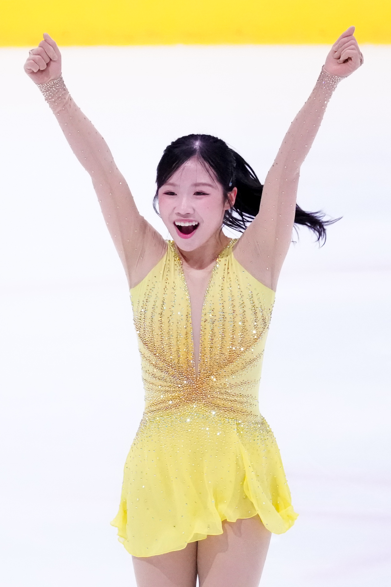 シニア女子フリーで演技を終え、ガッツポーズを見せる中井亜美（撮影・江口和貴）