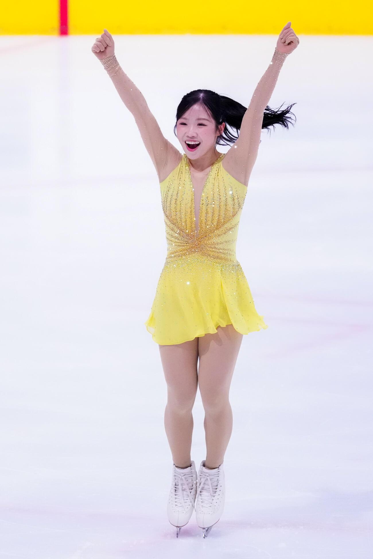 シニア女子フリーで演技を終え、ガッツポーズを見せる中井亜美（撮影・江口和貴）