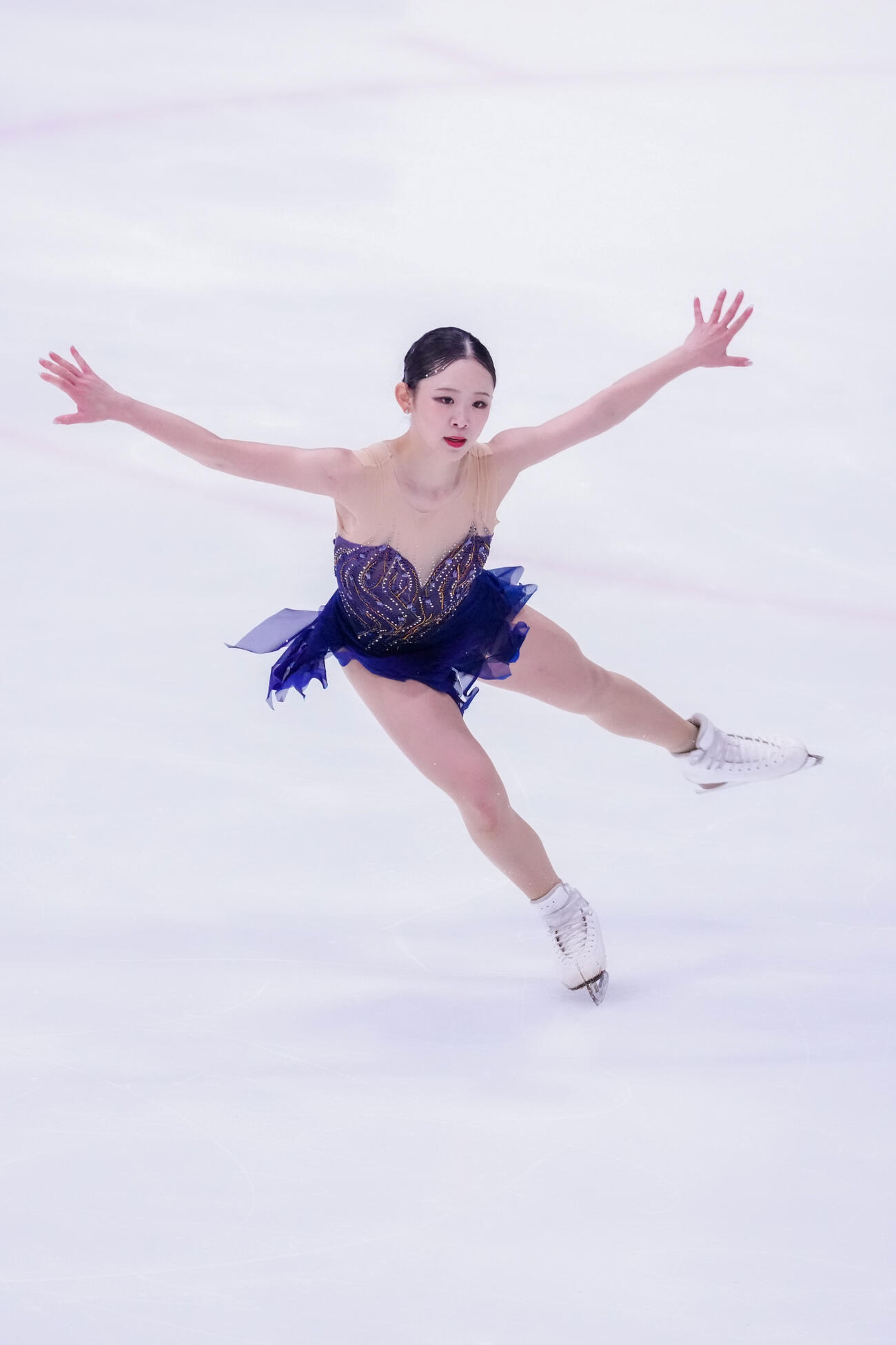 シニア女子フリーで演技する青木祐奈（撮影・江口和貴）