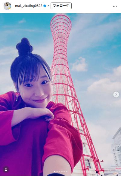 真紅のワンピースでリトルミイ気分の三原舞依さん（三原舞依さんのインスタグラムから）