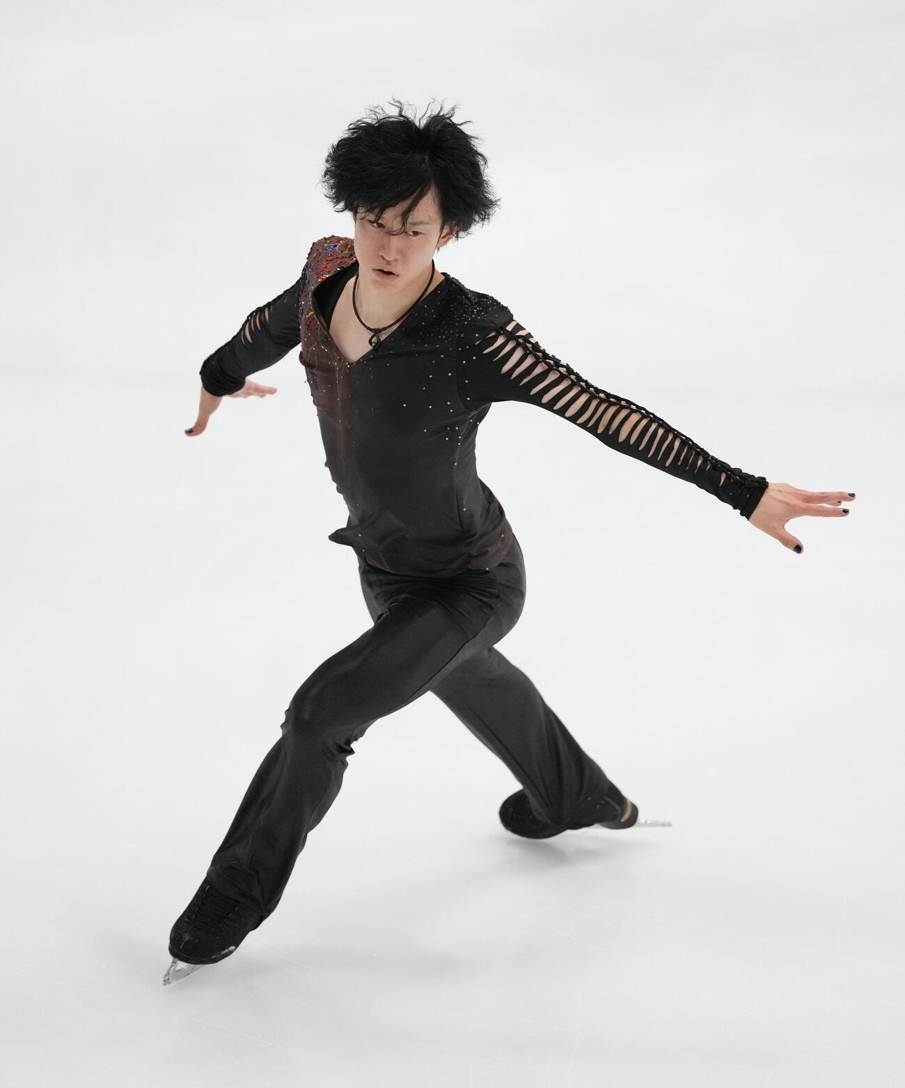 シニア男子ショートプログラム　華麗な演技を披露する山本草太（撮影・森本幸一）