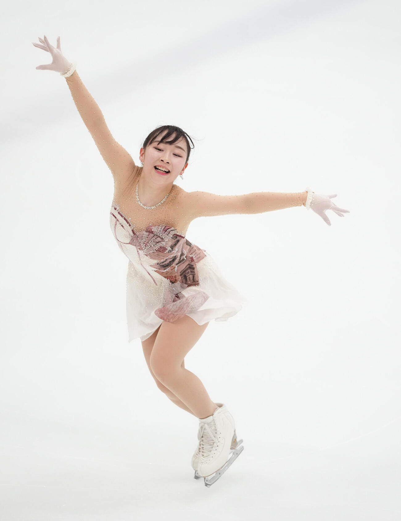シニア女子ショートプログラム　華麗な演技を披露する松生理乃（撮影・森本幸一）